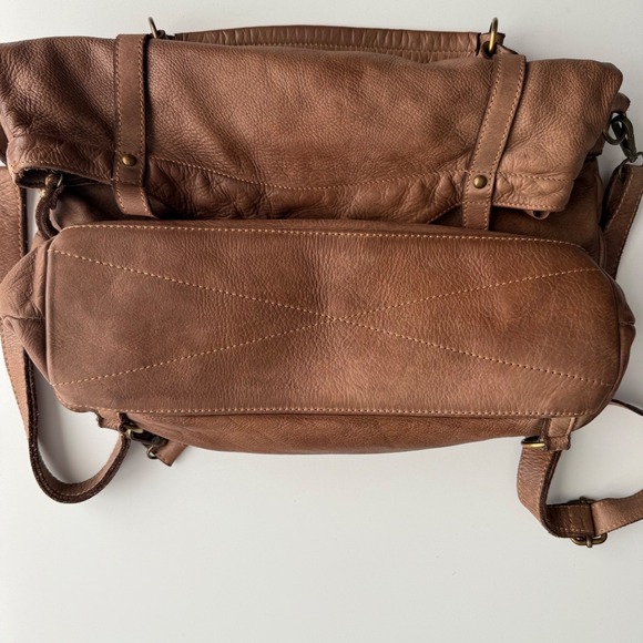 Bayside Italian Leather Large Soft Brown Leather Turnlock Cotton Lined Backpack‎ main image 4